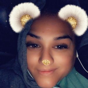 Meet your Posher, Isabel